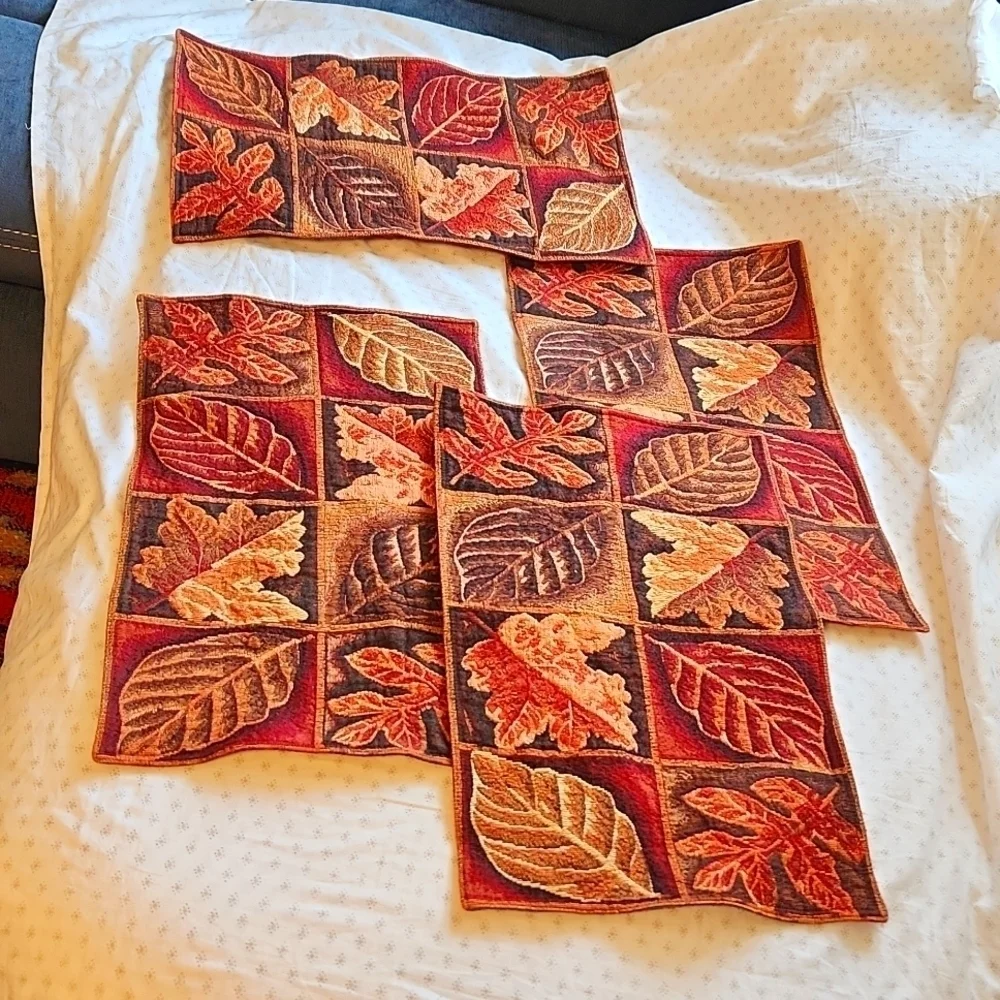 Set of 4 Autumn  leafes tapestry jaquard table placement 12x19